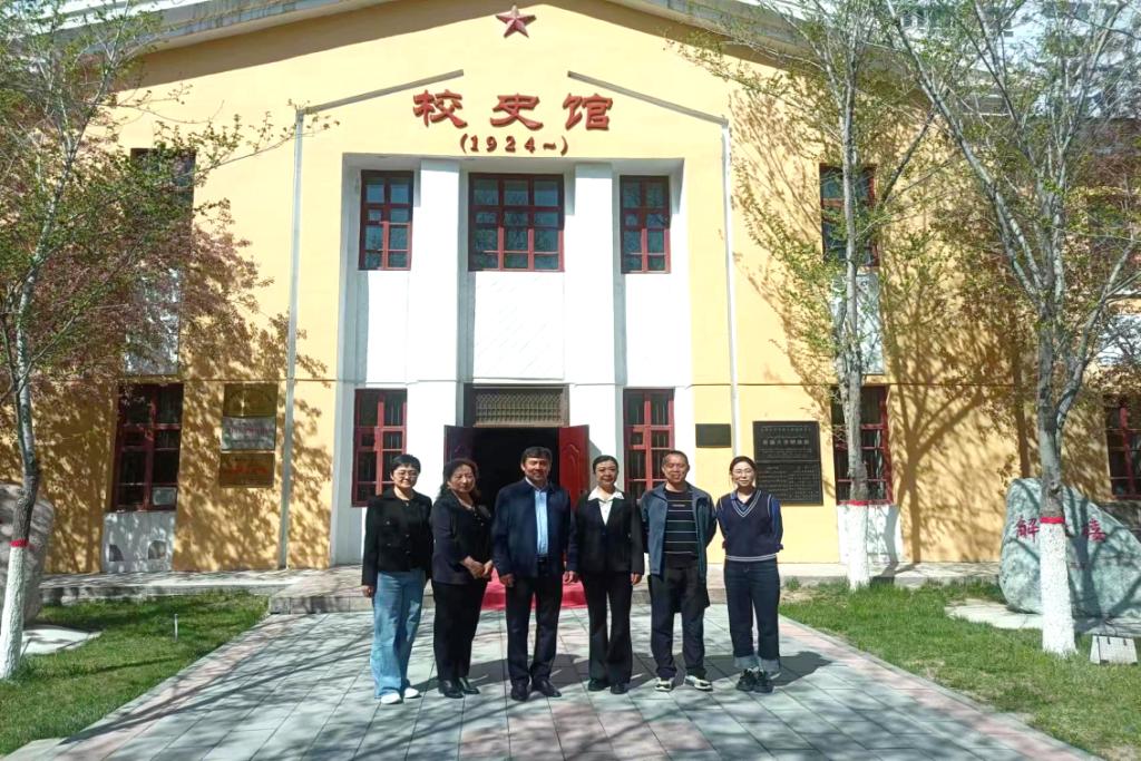 伊犁师范大学成人教育学院与新疆大学继续教育学院开展座谈交流